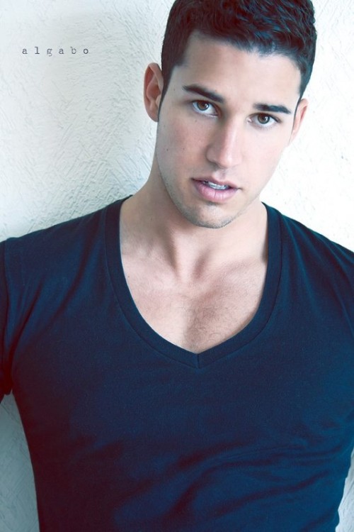 nice-guy-me:  hunkfactory:  Hot Latin muscle hunk auditions   So gorgeous hunk ;)