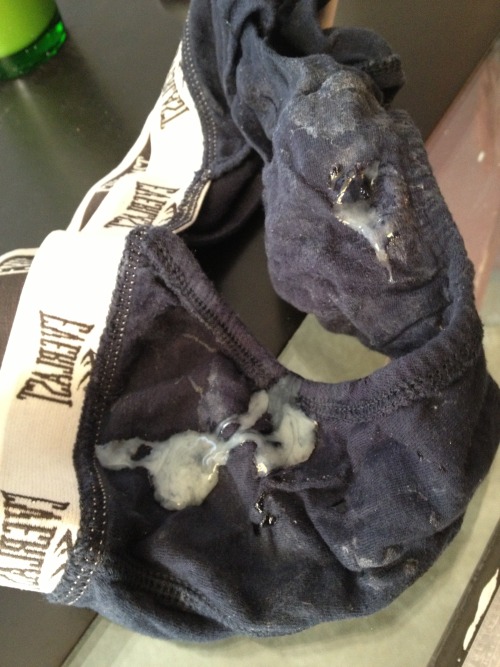 morbosodeolores: cumrags:Cum soaked everlast briefs.  20 thick loads or so…