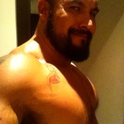 armexicanos:  The Mexican #musclegay #beardedguy #musclebear #beard #manlyguy #gymgay