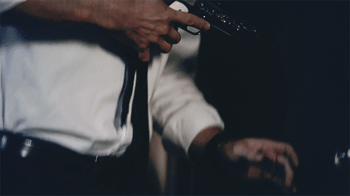 kittenofdoomage:  frozen-delight:  9x13   |  The Purge   I can’t stop staring at this gifset…