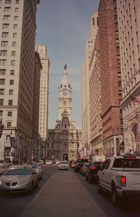 seanklingelhoefer:  Philadelphia, PA 2019.CONTAX T2 | Kodak Porta 160