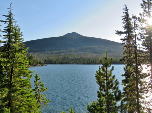 Olallie Lake &amp; Olallie Butte by dinannee