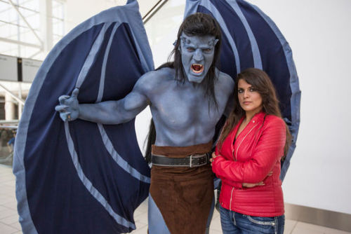 the-cy-lentone: hemogo8lin: theopinionpoint: Gargoyles Goliath and Elisa Maza at DCC 2014 5 by Phoen