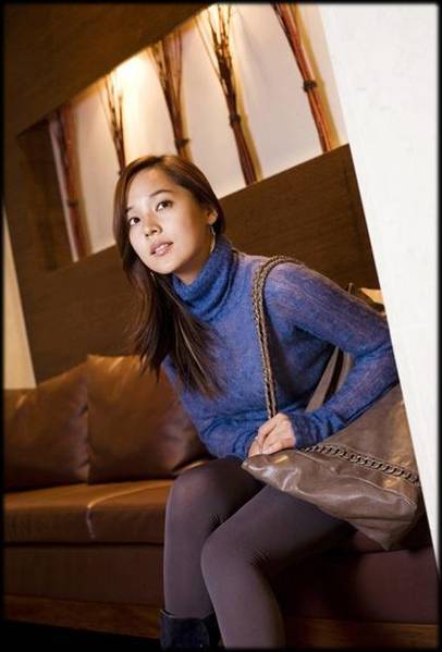 Korean singer/actress Kim Yoo-jin adult photos