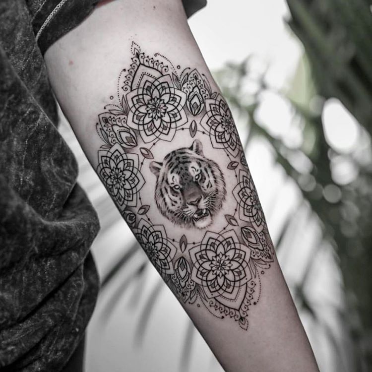 Creating unique pieces is essential to the artistry of tattooing — Che... |  TikTok