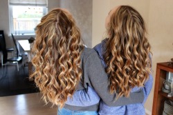 irish-tbh:  tw1nninq:  awk0twins:  love curls c: ig: @andersentwins  so perfect  (via TumbleOn ) 