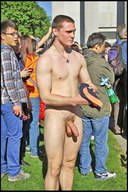 unckut:  “THoSE HoT NaKED RiDERs..!” Src: iminsatx.tumblr.com