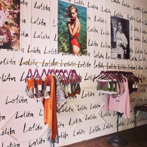 Lolita boutique in amsterdam, Kat hanging in the walls.