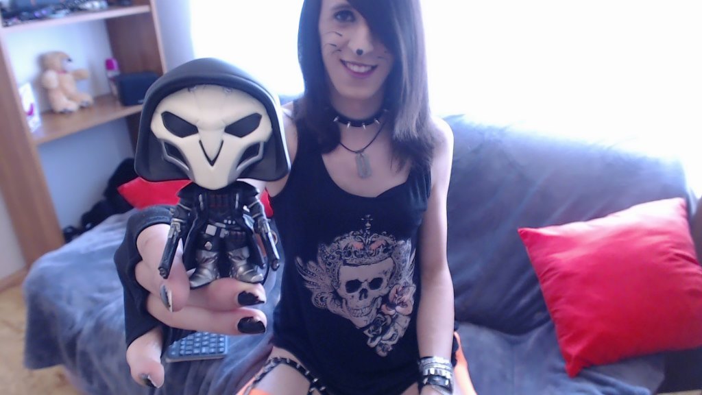  OMG got Reaper figure from dart20 =^_^= Die! Die! Die! I luv it! Cute figure &amp;