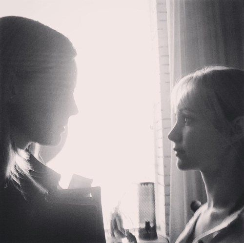 commanderlexaofthegrounders: therealksolo I see you @EvelyneBrochu #OrphanBlack