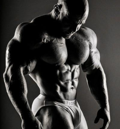 bulgingposers:Some bodybuilders are hot because they’re legitimately handsome in