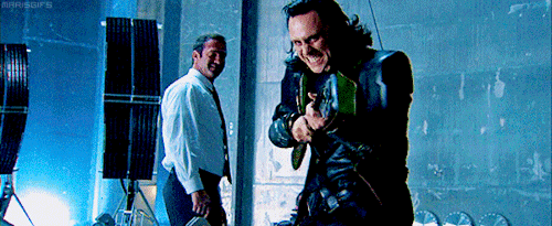 godlayer-curtar:  Tom Hiddleston everybody.