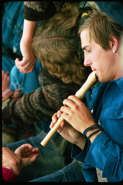 lamus-dworski: Poland, 1977: young pilgrims arriving to the Jasna Góra Monastery in Częstocho