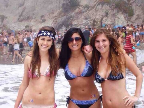 Patriotic Beach Girls Here is the new thing, the combination of Snapchat and Tinder! This Picture Is