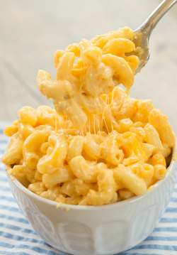 verticalfood:Slow Cooker Macaroni and Cheesemiss