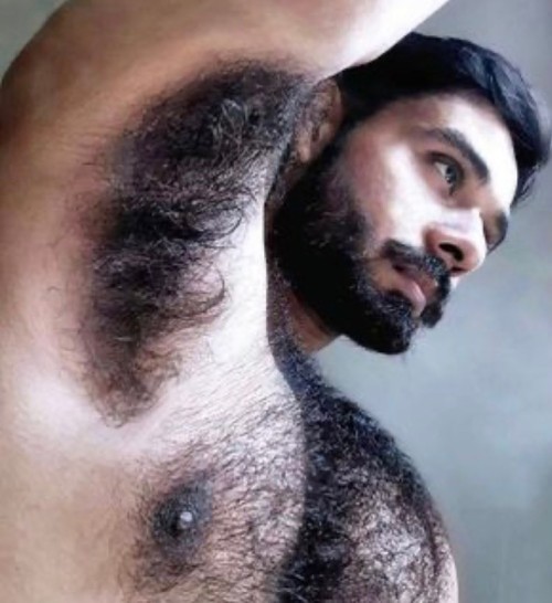 adammitchlove:  Sexiest Hairy armpit on earth. 