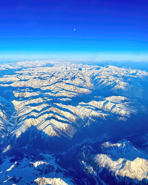 amazinglybeautifulphotography:

The Alps from above [OC] [4960x 6200] - Author: Atellani on reddit 