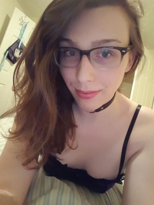 lil-uni:  Camming tonight! <3 In some fancy purple-ness ;phttp://tinyurl.com/zkld254