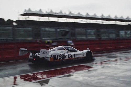 Sotto la pioggia. Jaguar XJR11, Imola 2018.