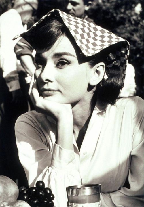 theniftyfifties:  Audrey Hepburn 