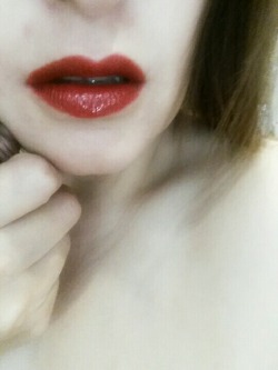 brujitalove:  Red lips 👄👄👄