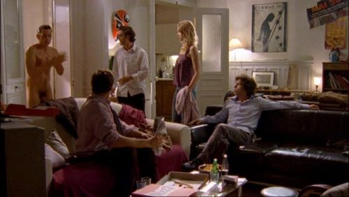 nudialcinema:  Guillaume Delorme nudo in “La vie est à nous” (Ep. “Nouveau départ”) 