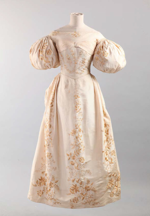 Dress, 1830′sFrom the China Silk Museum