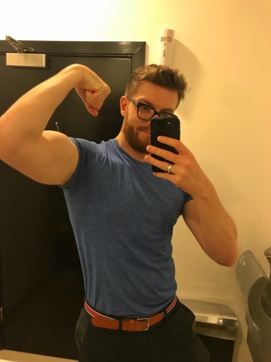chrisjonesgeek:  P-u-m-p-e-d and ready to crush….work. 