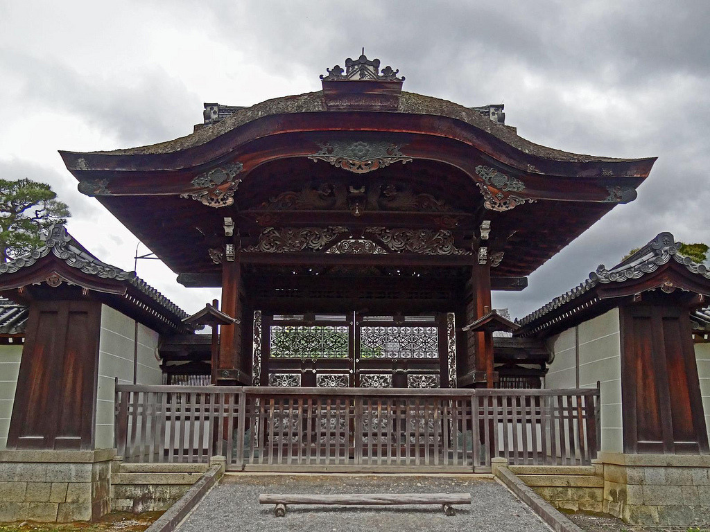 sengokudaimyo:  Ninna-ji Palace Gate Close-Up (von Rekishi no Tabi) 