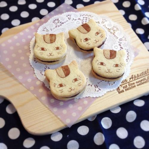 chipcococafe:Nyanko Sensei Cookies only japanese I recognize is chocolate and almonds and we all kno