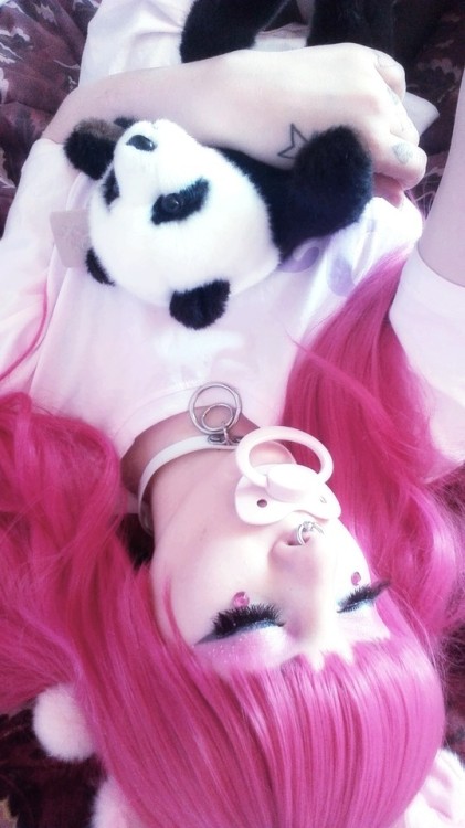 rainbowvomiit:  Love pandas