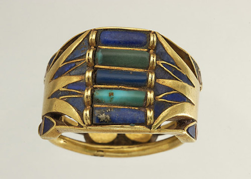 grandegyptianmuseum:Egyptian Lotus RingDecorated with lotus flowers and baguettes. Made of Gold, lap