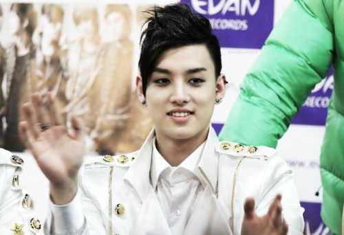 jaelihoonvin:6-7/10 Eli spams, for elidle♥