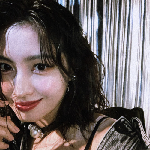Momo - Grunge Aesthetic