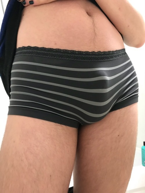 freaknikk2012: caressmyself: Anyone into puppy-girl bulges??? she/her  ‍♂️‍♂️‍♂️‍♂️‍♂️