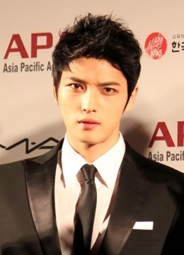 ilovekimjaejoong:  Suit appreciation 