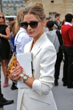 alilah:  4-n-g-l-e-s:  never-too-real:  Olivia Palermo, after Dior HC  ♡ heaven’s door ♡  perfect