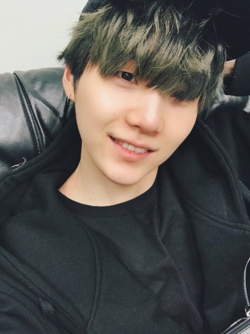 bts-trans:170325 Suga’s Tweet고마워요!! https://t.co/k4prMa5uYfThank you!!Trans cr; Mary @ bts-trans© TA