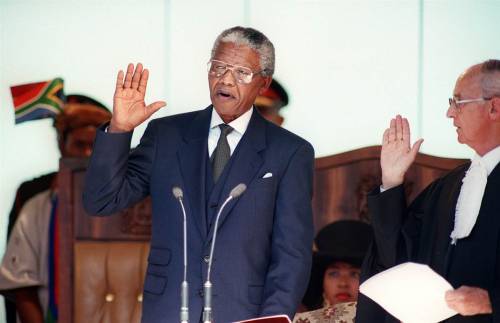 breakingnews:Nelson Mandela dies at 95Former South African President Nelson Mandela has died, Presid