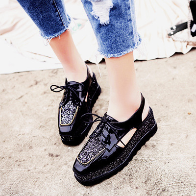 niseu: Square Toe Sequins Platform Shoes
