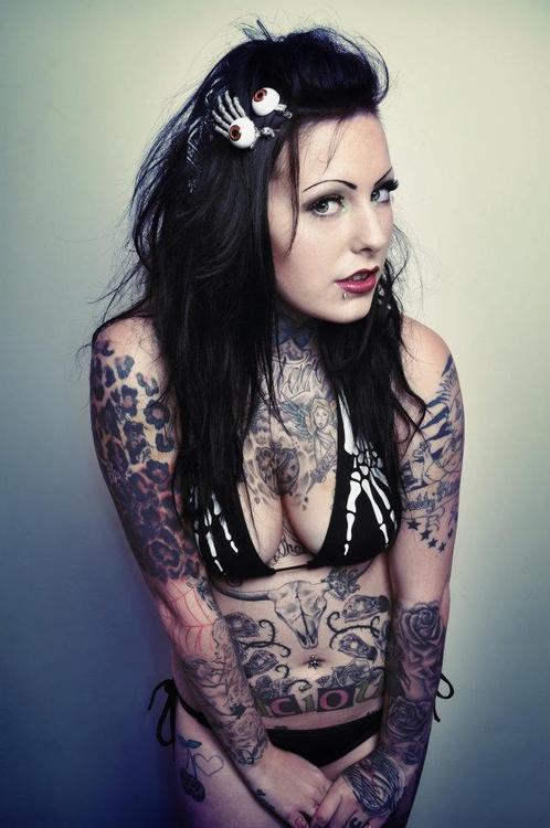 panda-face-mew:  Nancy Harry
