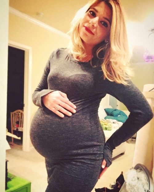 bellylove577: Some super tight clothes on big bellies for everyone!