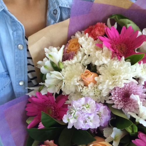 oatbee:went to the farmers market and bought flowers for mum