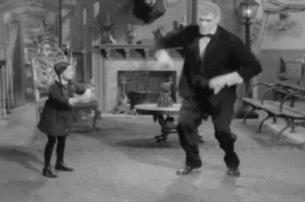its-ok-to-smile:  omg I found the second part to that Wednesday gif! lmao Lurch is