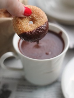 foodsforus:Baked Cinnamon Sugar Mini Donuts