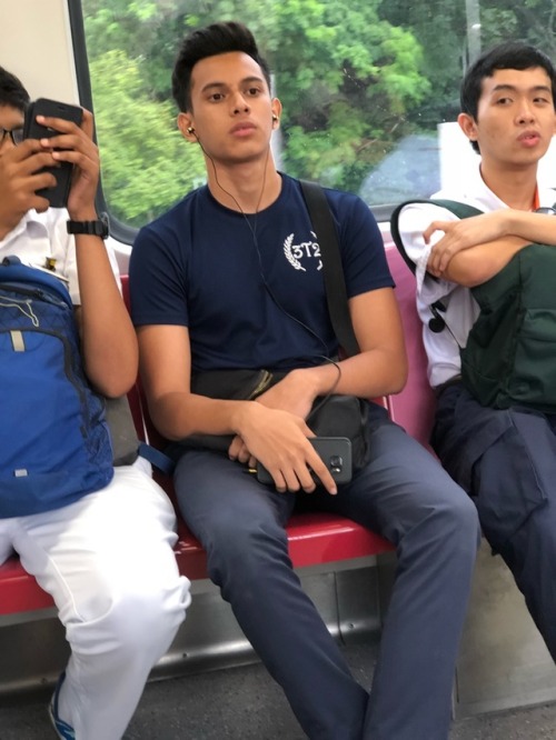 boycutes-world: thorbaek: silent-cam: Cute Malay guy. Anyone knows who is he? Hot #malayboy I see hi