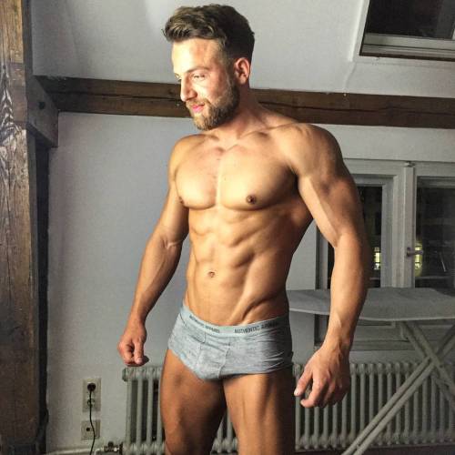 lumbrjax:  Instagram user @viktory_time http://ift.tt/1MsEoqZ
