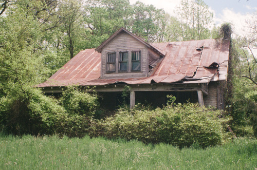 freakscircus:Abandoned houses of North Carolina@churchrummagesale