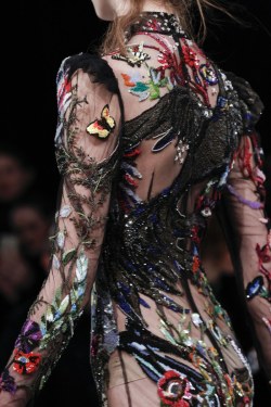 runwayandbeauty:  Detail at Alexander McQueen