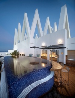 life1nmotion:Beautiful luxurious penthouse apartment designed by Pepe Calderin Design located in Miami Beach, Florida.